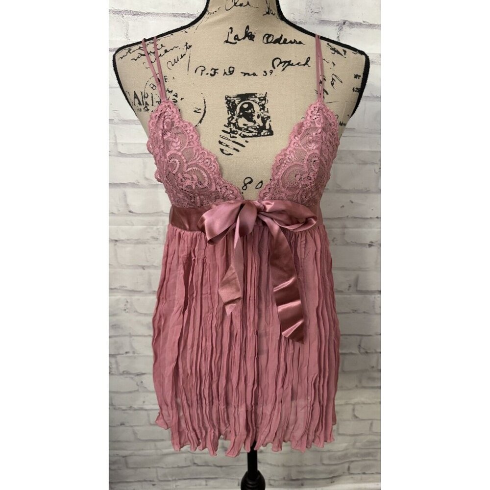Victoria’s Secret Size Small Pink Neglige‎ Sheer Pleated Skirt Lace Cups Boudoir